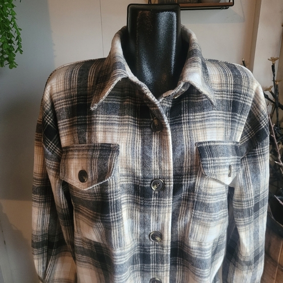 Tattoo Brown and Tan Plaid Oversized Button Up Shacket S - Picture 2 of 8